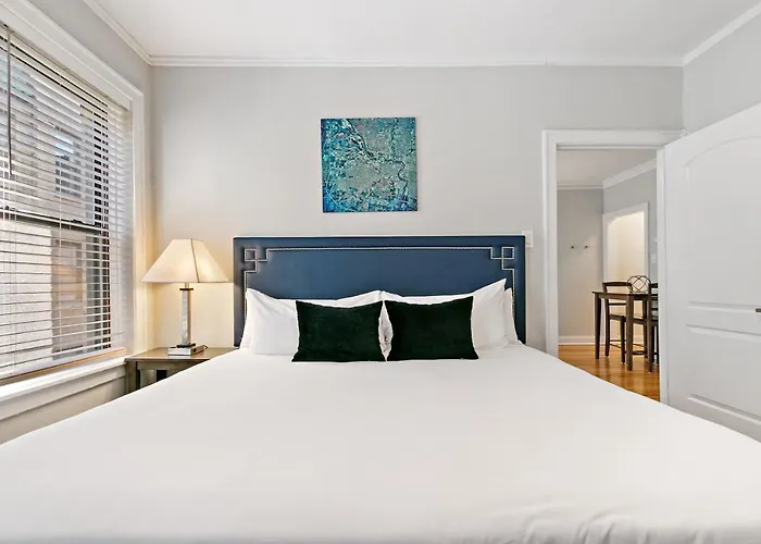Apartment 1br Lively & Rejuvenating In Prime Location - Roscoe 2m Chicago