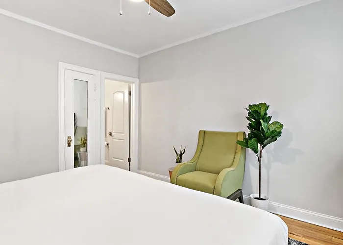 1br Lively & Rejuvenating In Prime Location - Roscoe 2m Chicago